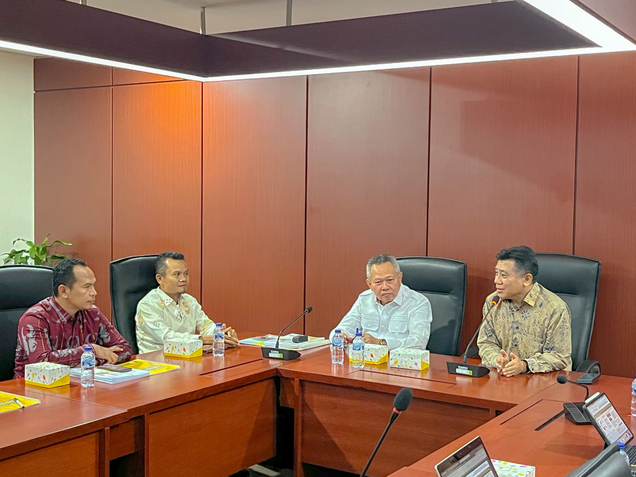 KUNJUNGAN KERJA BUPATI SIGI KE DEPUTI KEWILAYAHAN BAPPENAS RI BAHAS PROGRAM STRATEGIS DAERAH